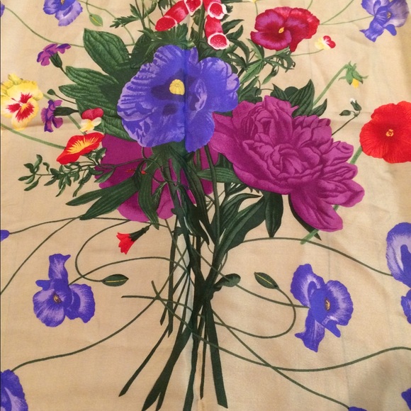 Gorgeous Vintage Liz Claiborne silk scarf- floral - Picture 2 of 7